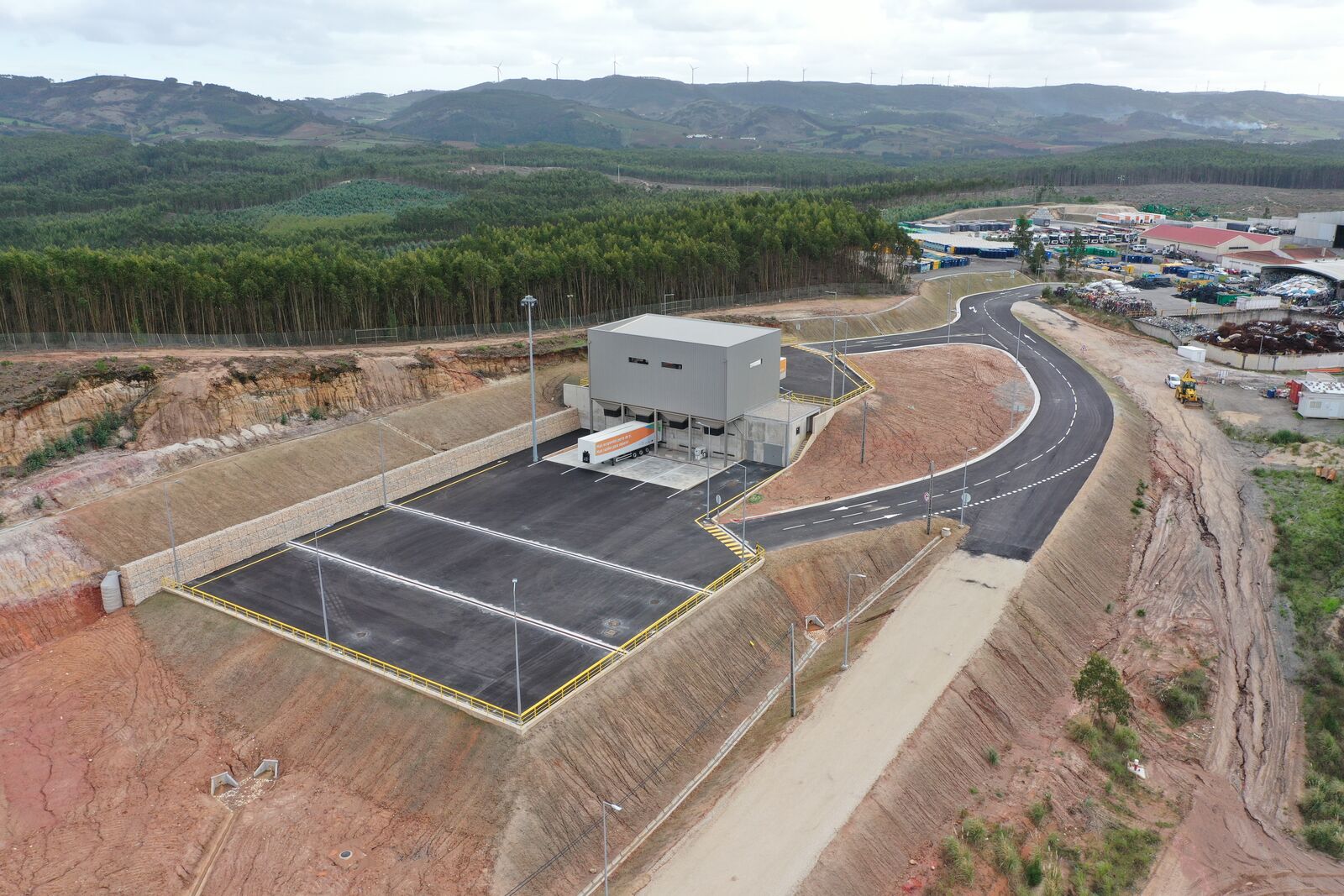 Estação de transferência de resíduos construída pela C2R