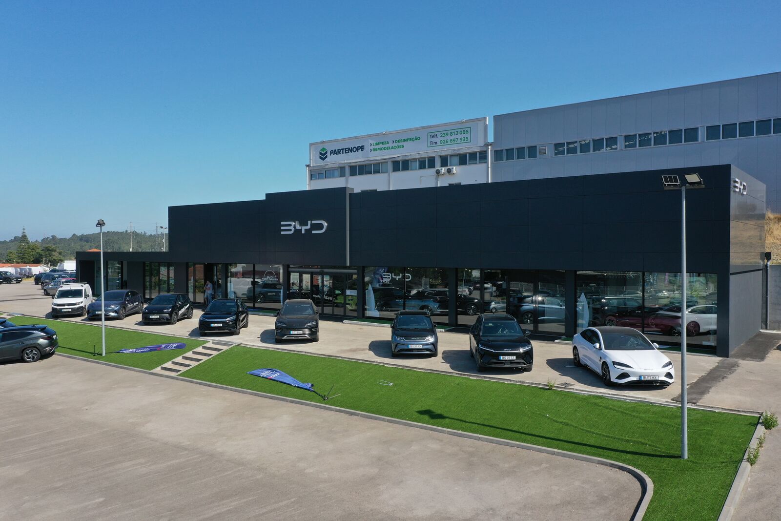 Showroom automóvel construído pela C2R
