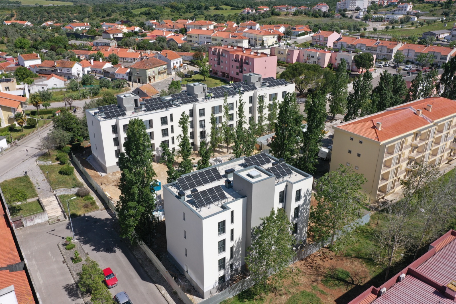 Edifícios habitacionais construídos pela C2R